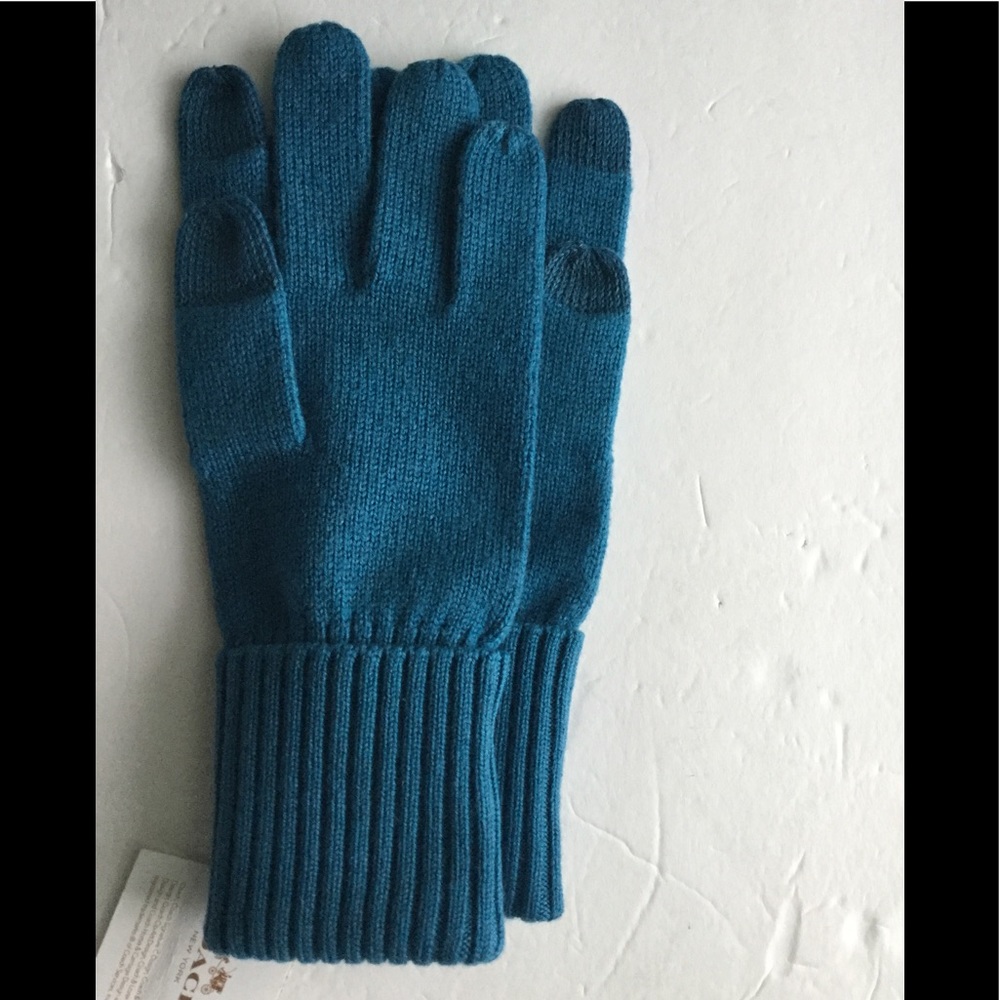 Coach Gloves - Picture 4 of 6